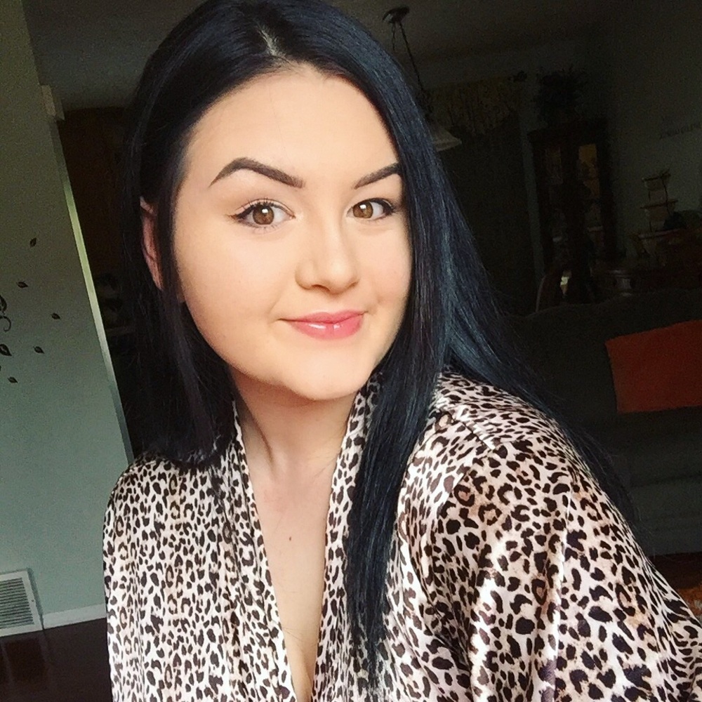 Meet your Posher, Ashley